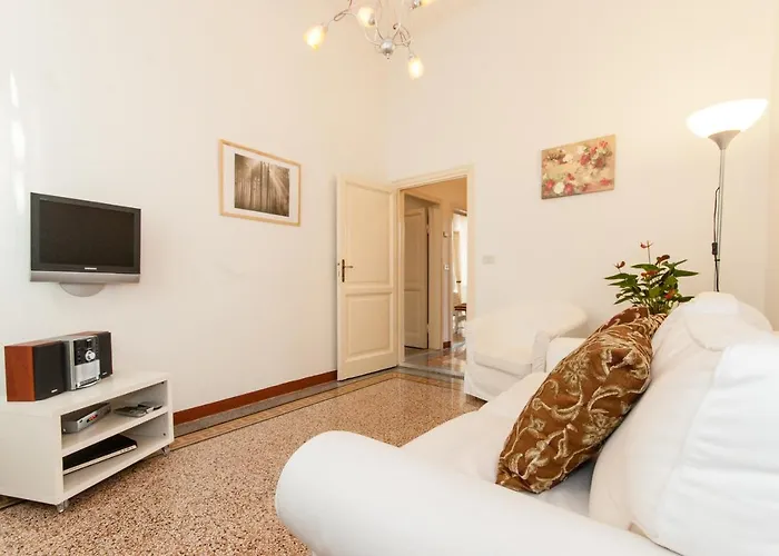 Oltrarno Apartments